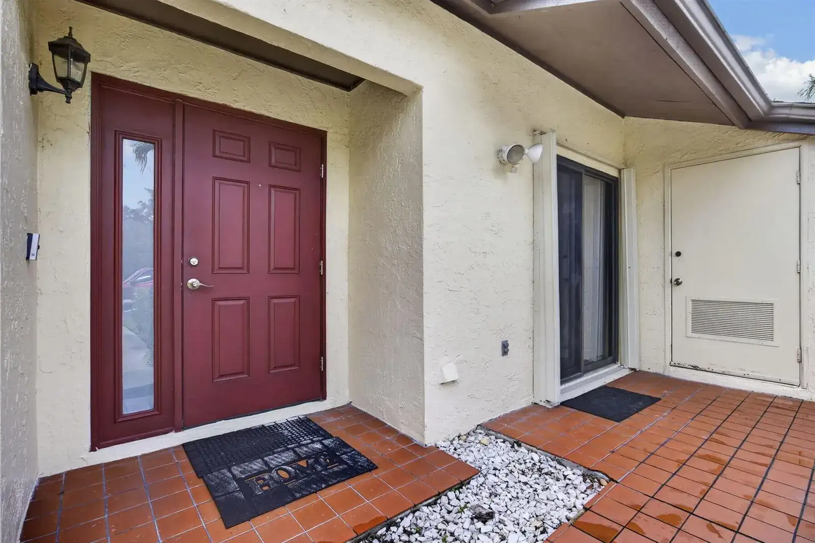 140 KARANDA Court, Royal Palm Beach FL 33411 photo 2