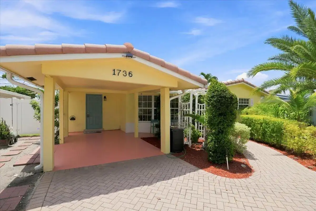 1736 NW 39th Street, Oakland Park FL 33309 photo 2