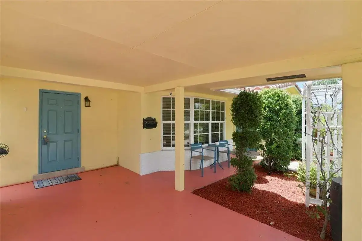 1736 NW 39th Street, Oakland Park FL 33309 photo 5