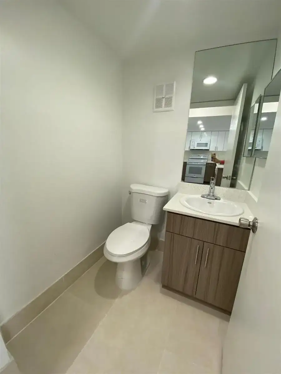 18335 NW 68 Avenue # 205, Hialeah FL 33015 photo 4