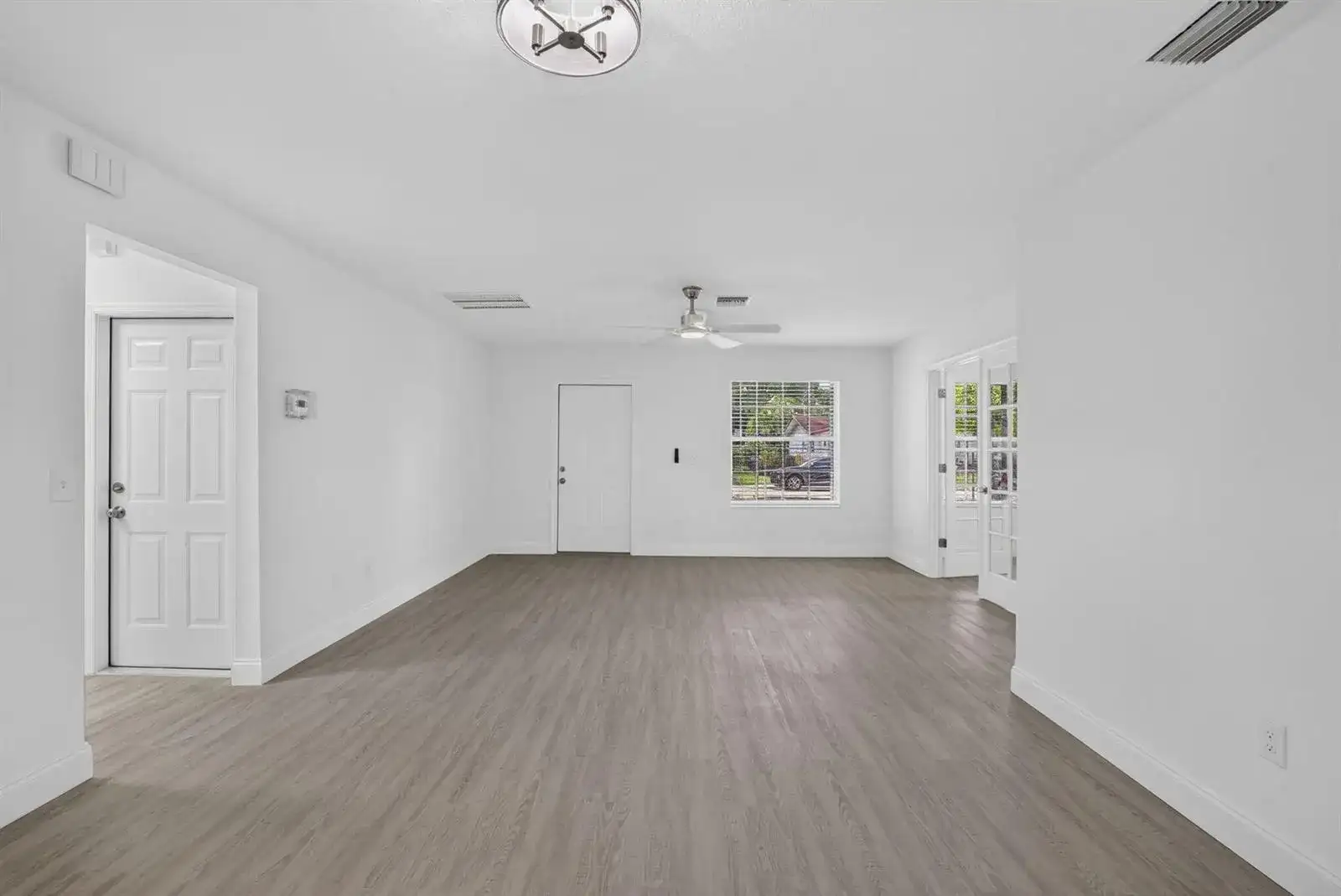 2855 NW 8TH Court, Fort Lauderdale FL 33311 photo 4