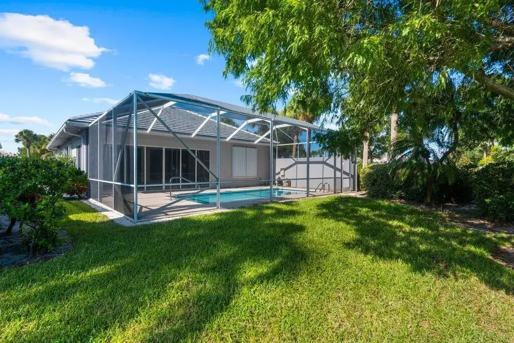 323 NW BENTLEY Circle, Port St. Lucie FL 34986 photo 5