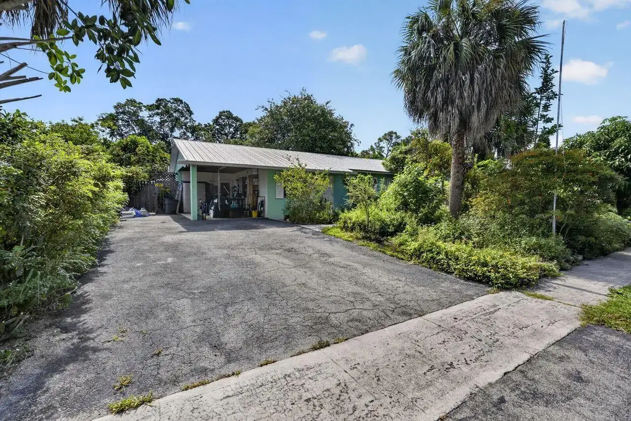 303 S DELAWARE Boulevard, Jupiter FL 33458 photo 3