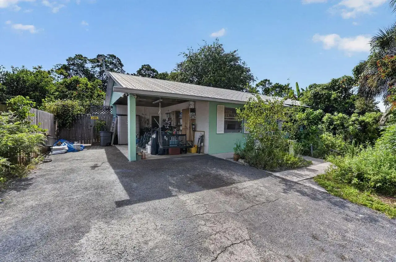 303 S DELAWARE Boulevard, Jupiter FL 33458 photo 4