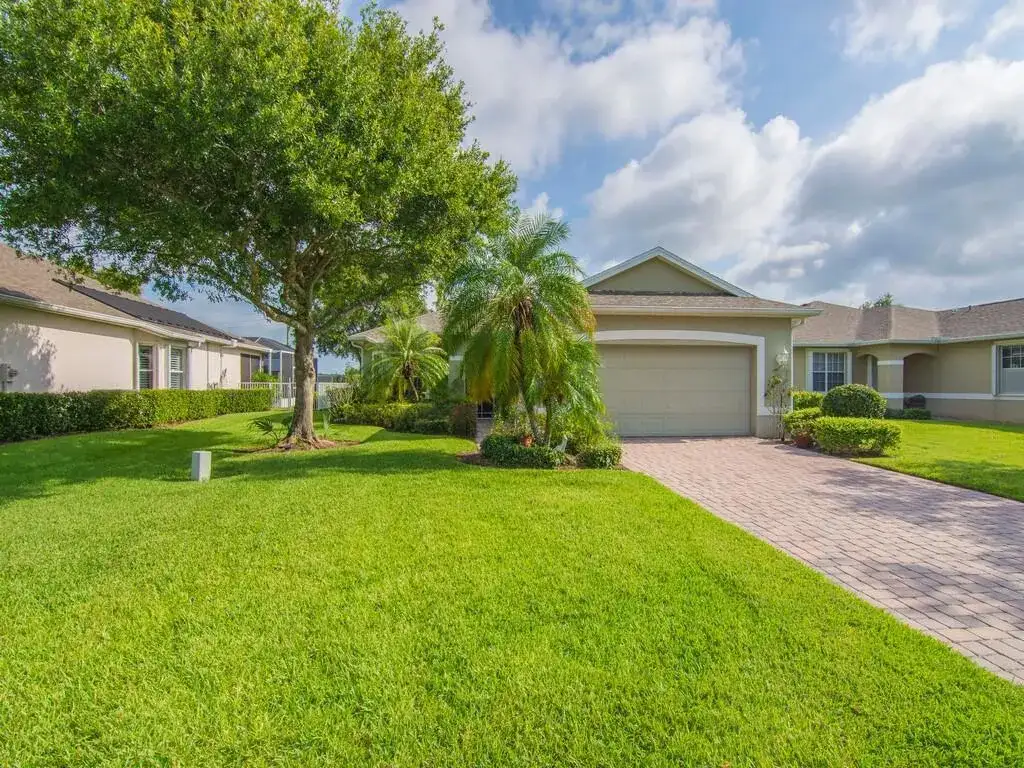 3153 ASHFORD Square, Vero Beach FL 32966 photo 2