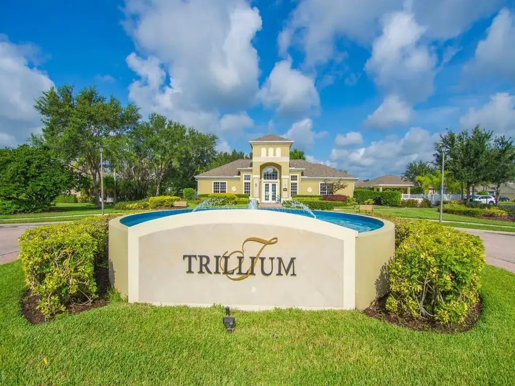 3153 ASHFORD Square, Vero Beach FL 32966 photo 3