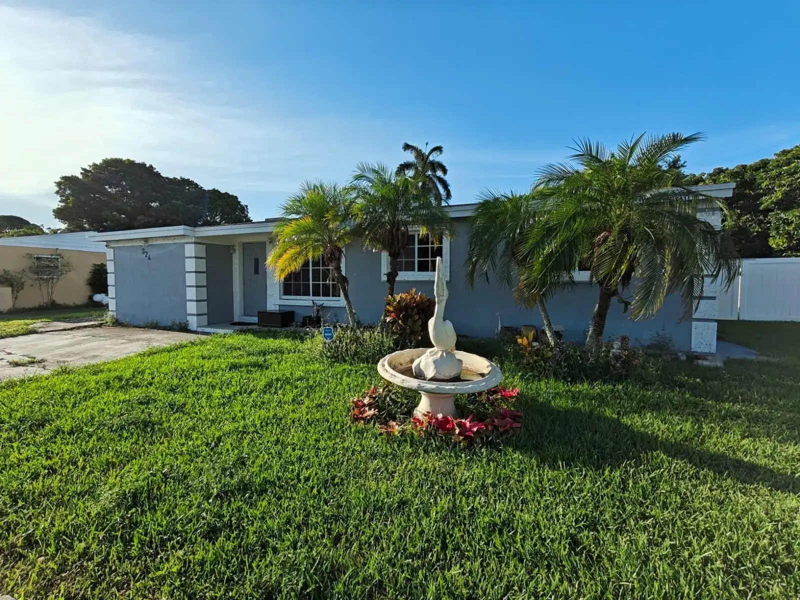 324 Mid Pines Road, Palm Springs FL 33461 photo 2