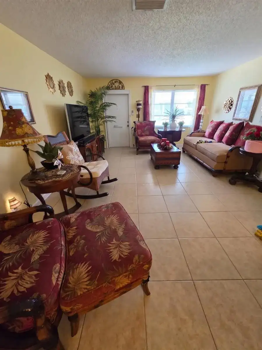 1707 SW 19TH Court, Boynton Beach FL 33426 photo 3