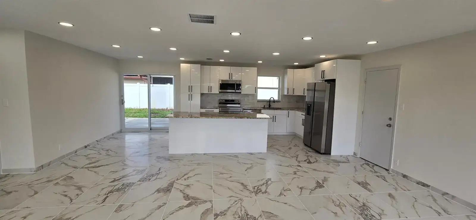 303 SW 33RD Terrace, Deerfield Beach FL 33442 photo 3