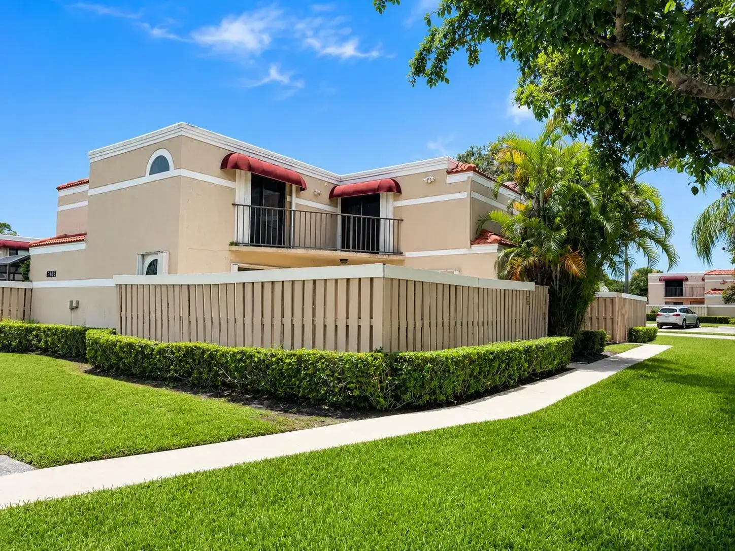 3725 VILLAGE Drive # D, Delray Beach FL 33445 photo 2