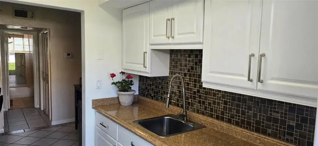 1825 CLEVELAND Street # 2, Hollywood FL 33020 photo 5