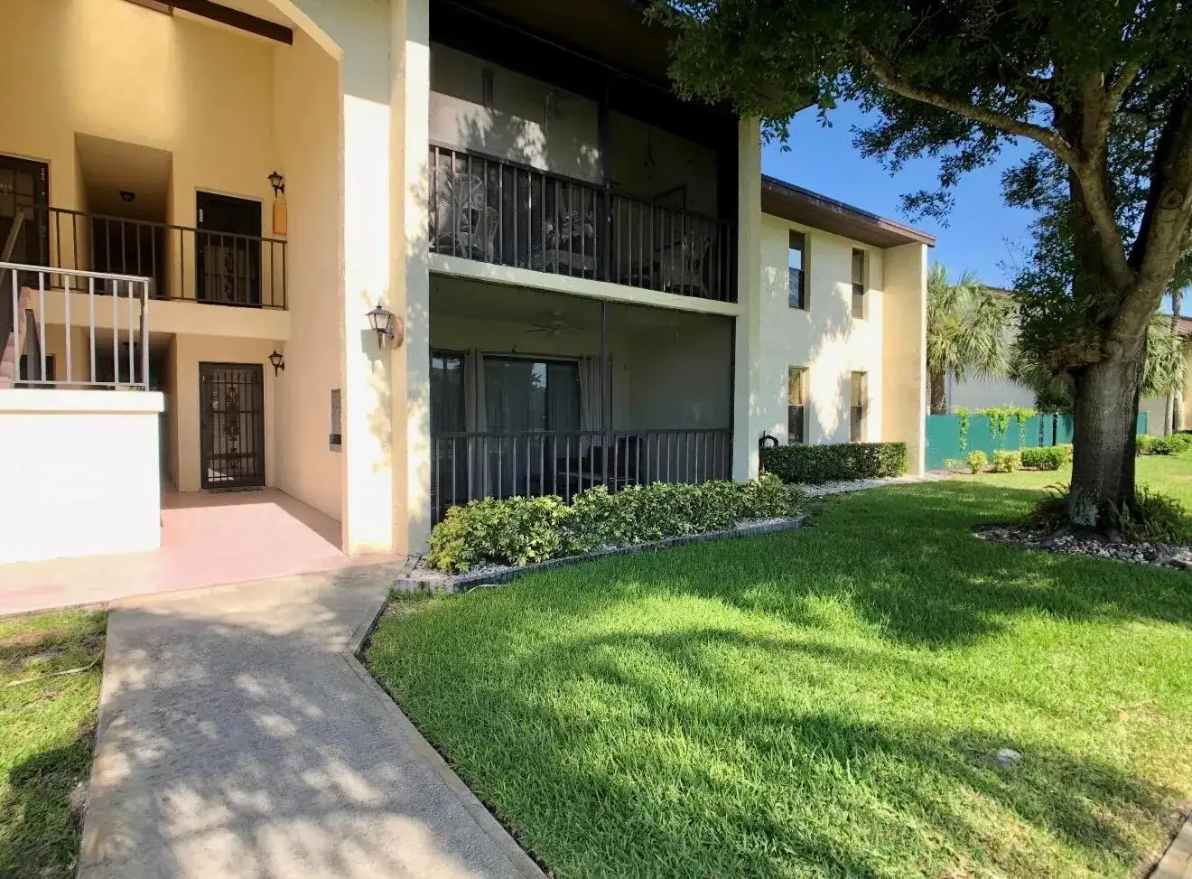 250 SE FOUR WINDS Drive # 104, Stuart FL 34996 photo 2