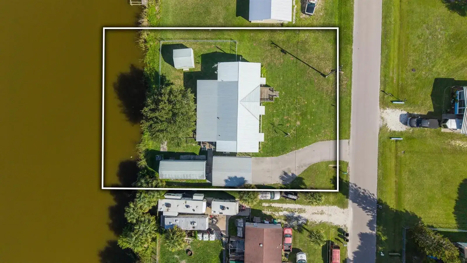 1221 CHOBEE Street, Okeechobee FL 34974 photo 2