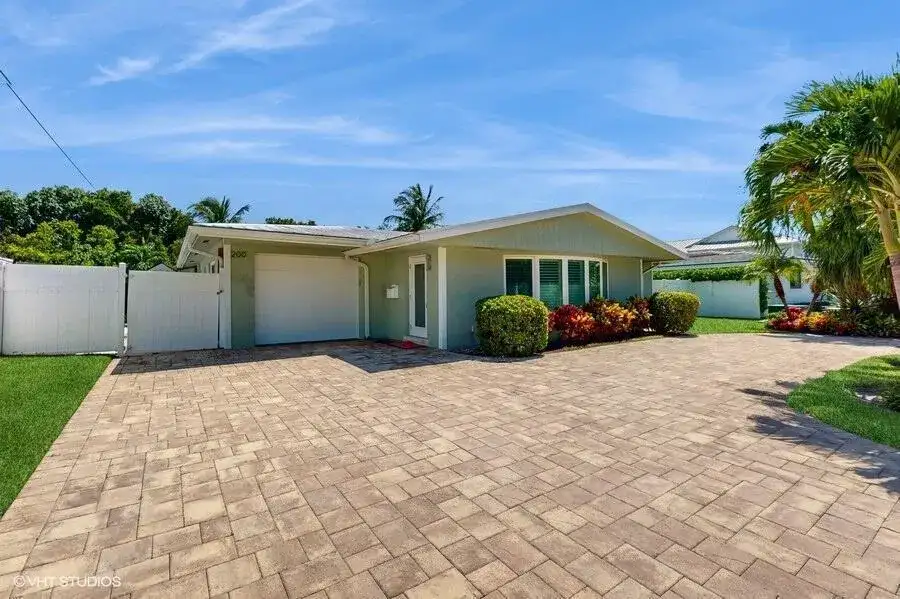 200 SW 6th Avenue, Boca Raton FL 33486 photo 2