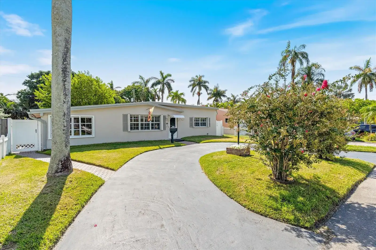 2107 N 15TH Avenue, Hollywood FL 33020 photo 2