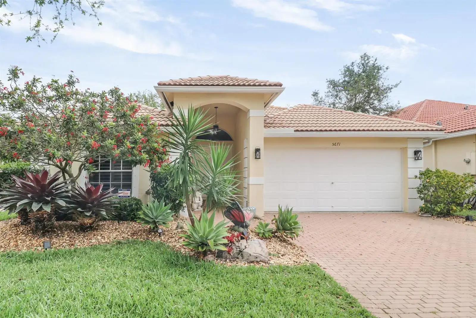 5671 S FOUNTAINS Drive S, Lake Worth FL 33467 photo 2