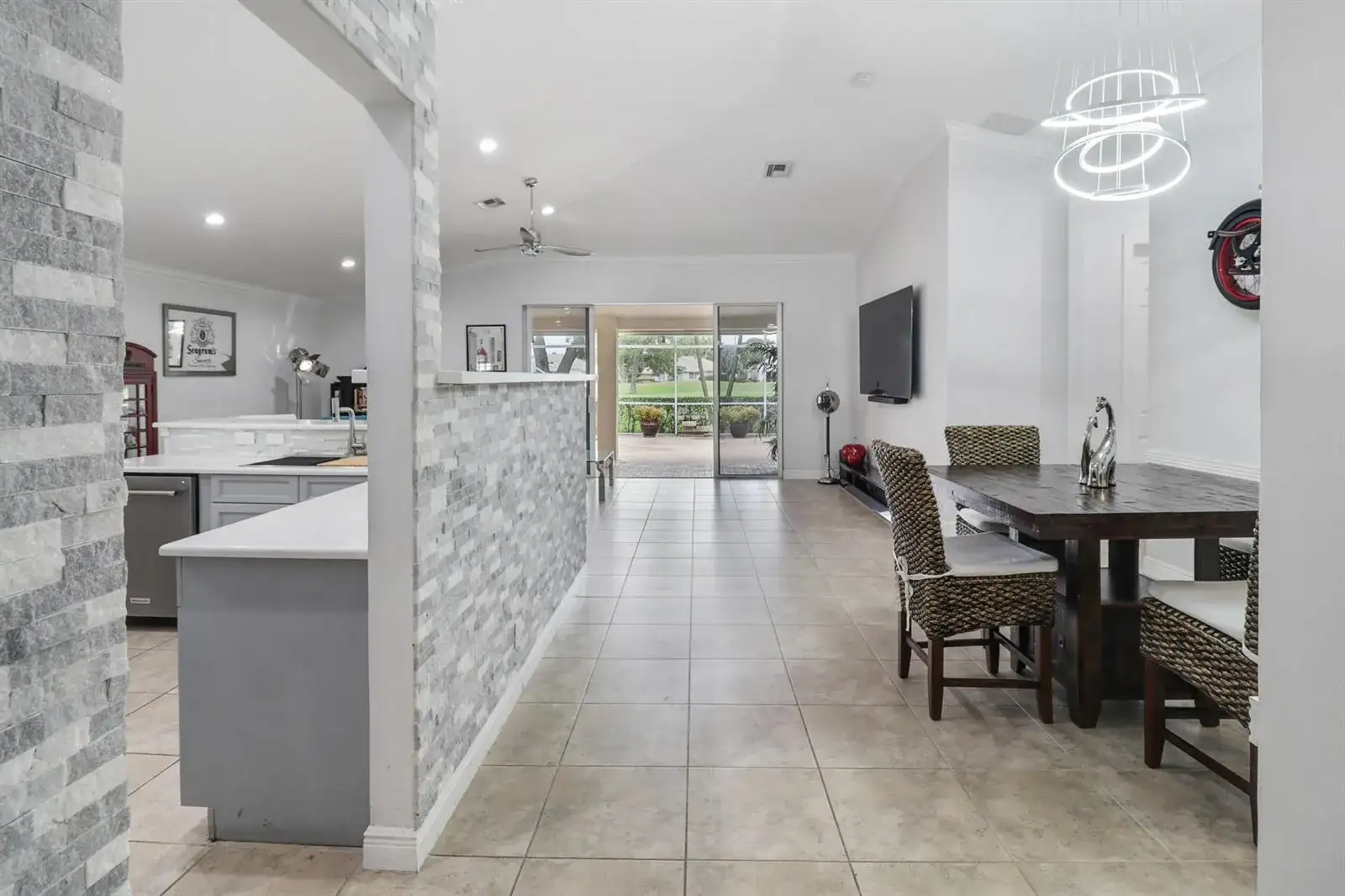 5671 S FOUNTAINS Drive S, Lake Worth FL 33467 photo 4