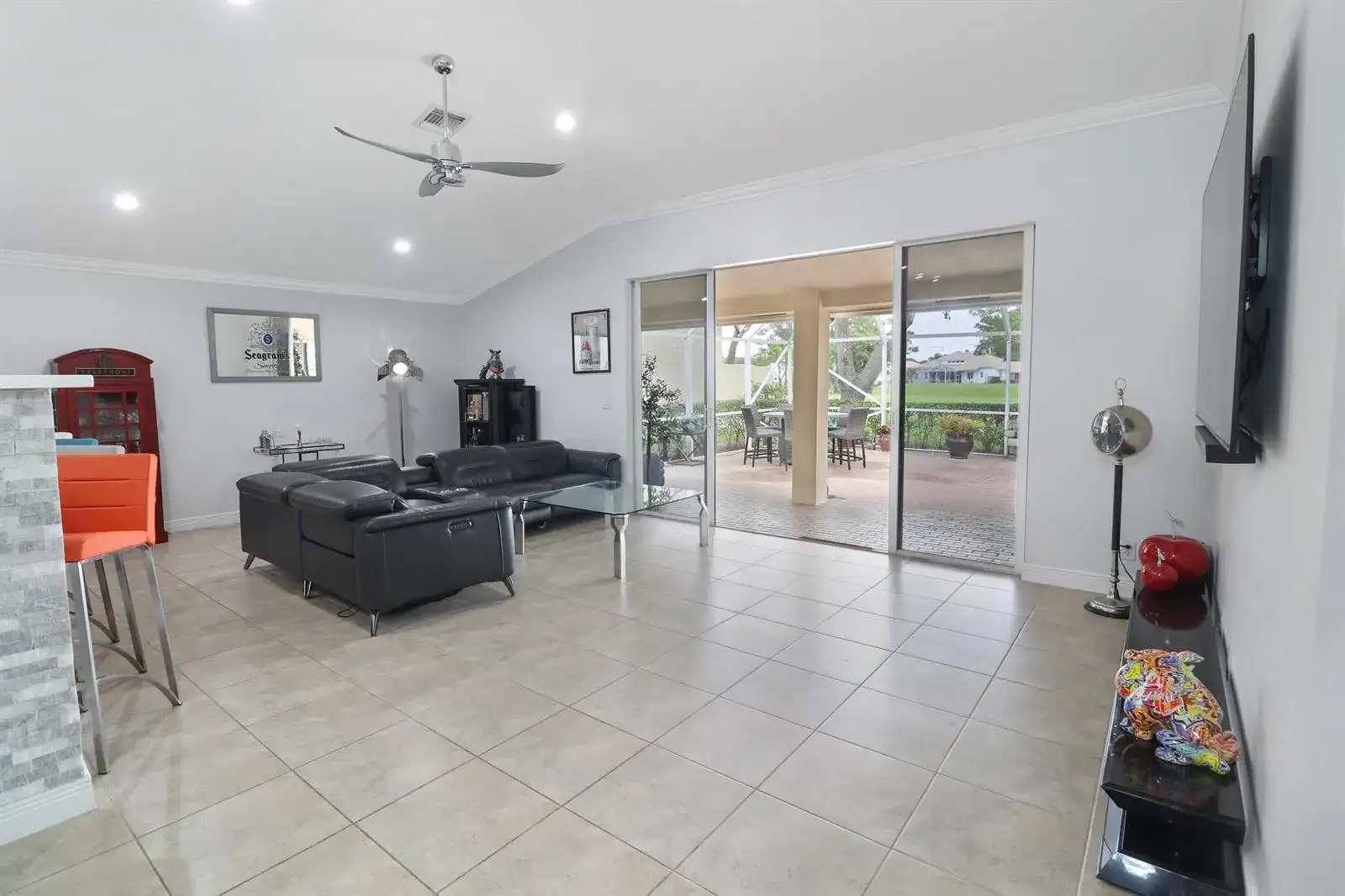 5671 S FOUNTAINS Drive S, Lake Worth FL 33467 photo 5