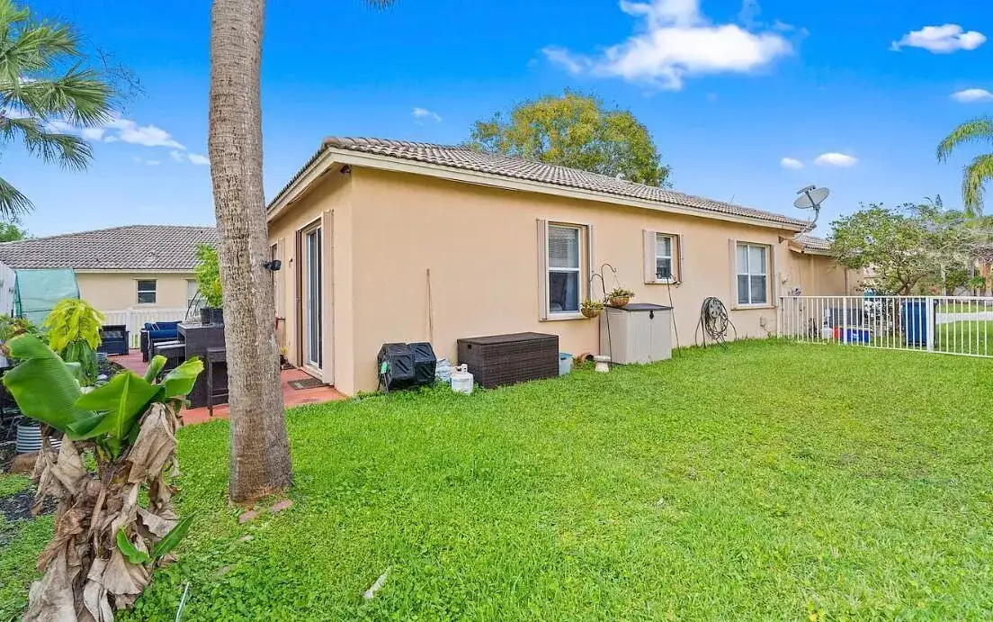 121 Prestige Drive, Royal Palm Beach FL 33411 photo 5