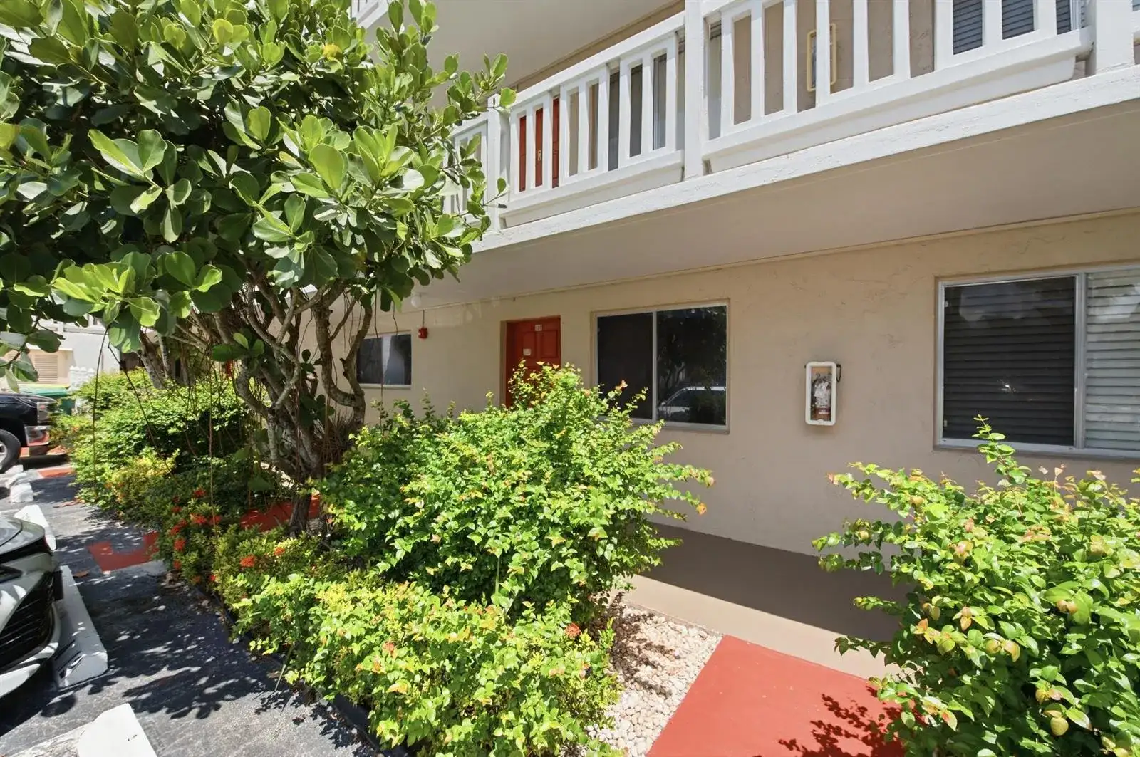 3601 INVERRARY Drive # 107, Lauderhill FL 33319 photo 2