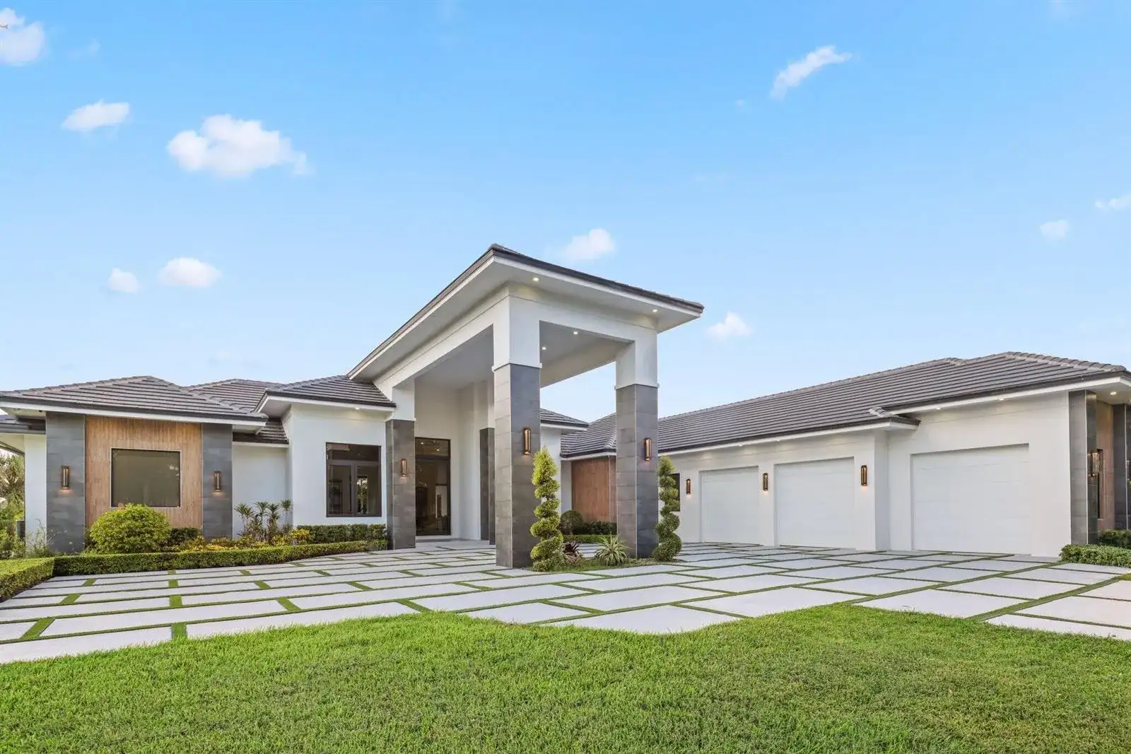 13600 PINE MEADOW Court, Davie FL 33325 photo 3