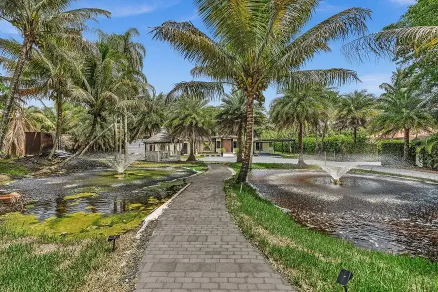 10831 SW 51st Court, Davie FL 33328 photo 4