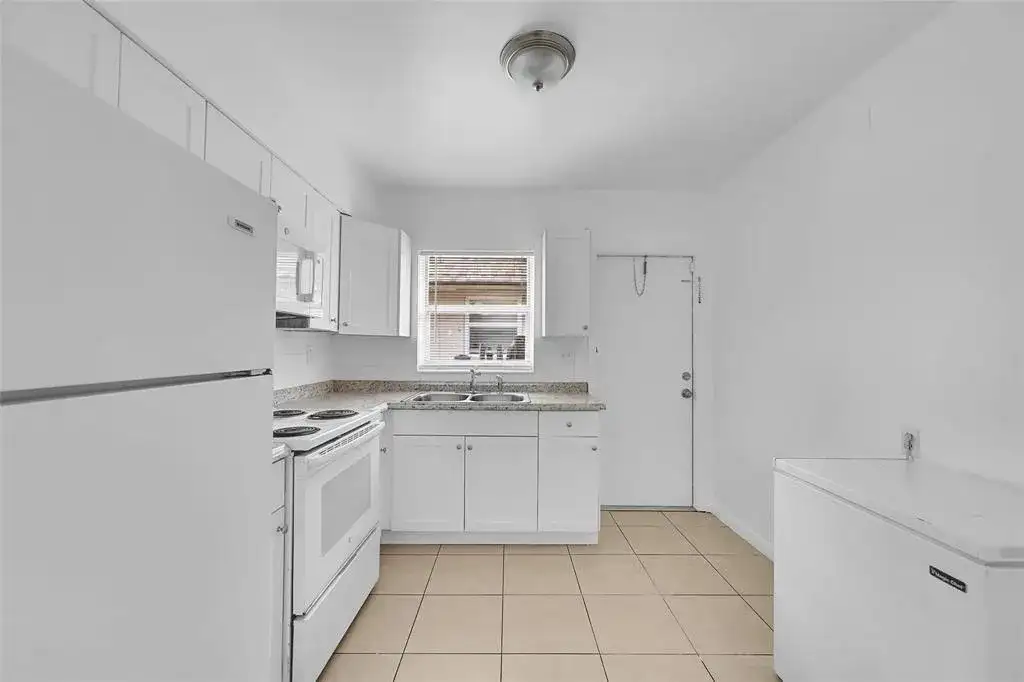 1218 NW 6TH Avenue, Fort Lauderdale FL 33311 photo 2