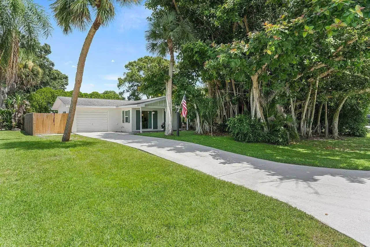 1206 21ST Court, Vero Beach FL 32960 photo 4