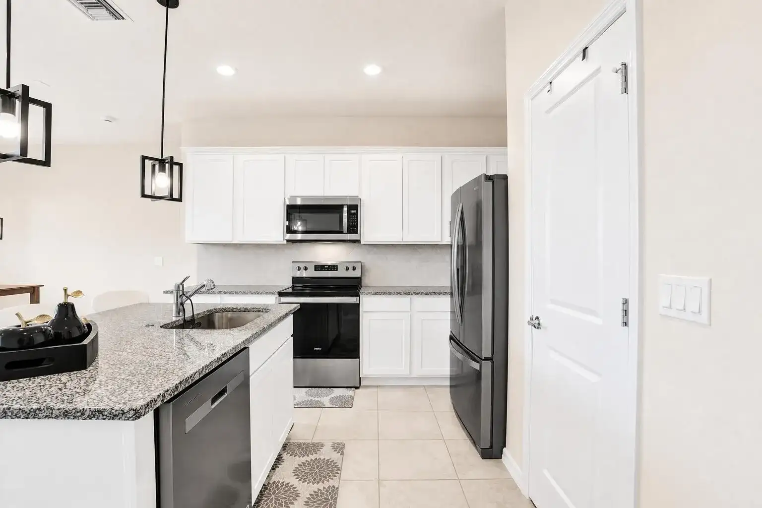 2909 OLIVIA Avenue, Lauderdale Lakes FL 33311 photo 5