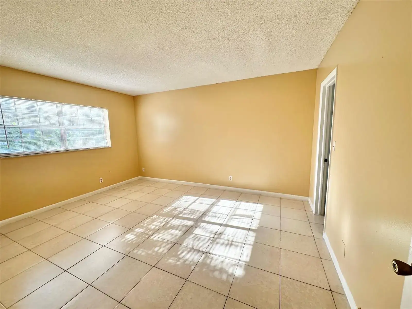 8900 W SAMPLE Road # 106, Coral Springs FL 33065 photo 2