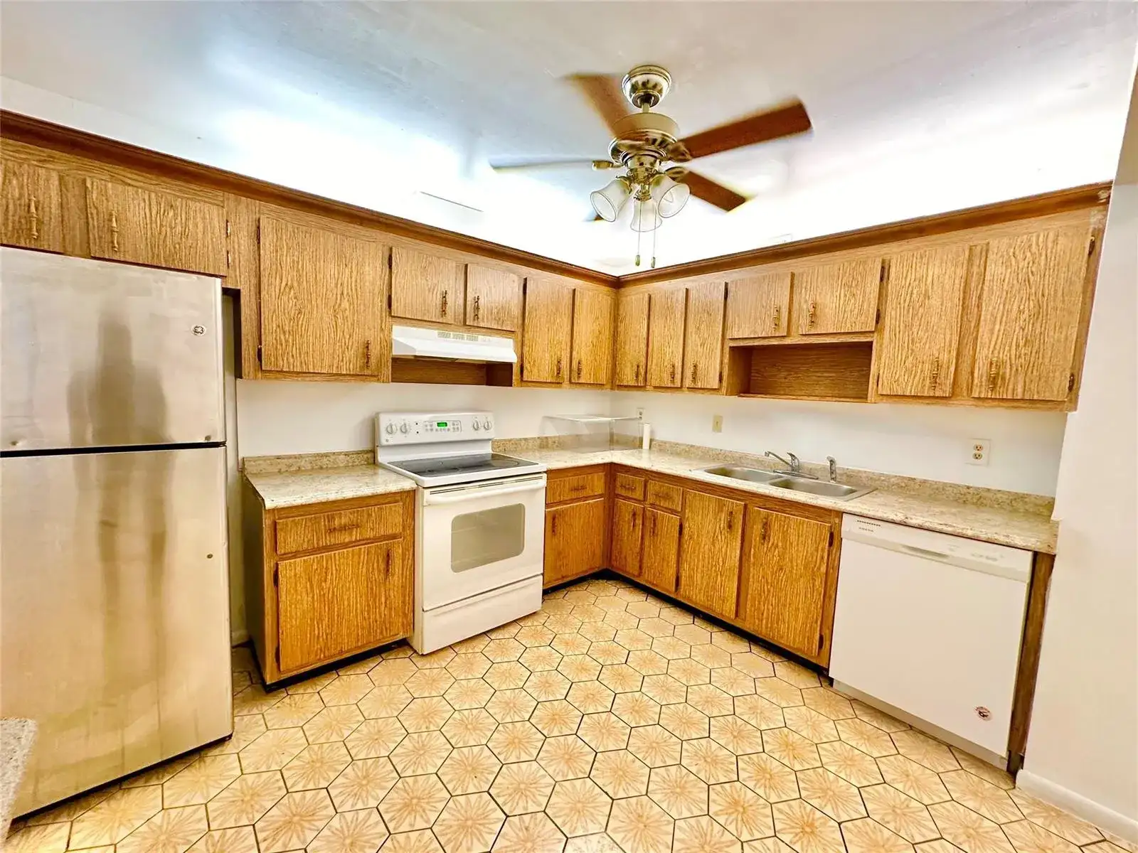 8900 W SAMPLE Road # 106, Coral Springs FL 33065 photo 4