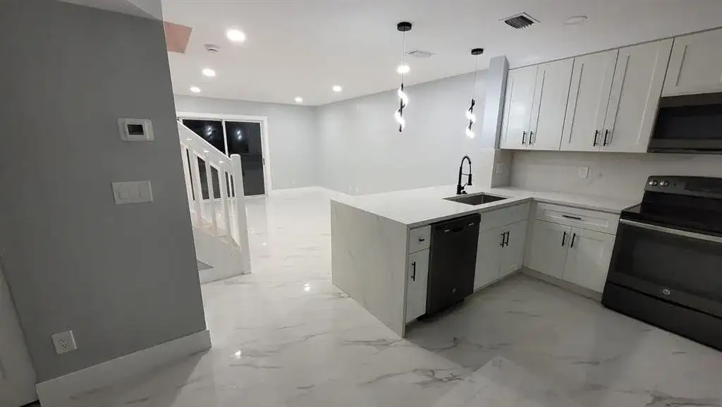 20873 NW 3RD Lane, Pembroke Pines FL 33029 photo 3