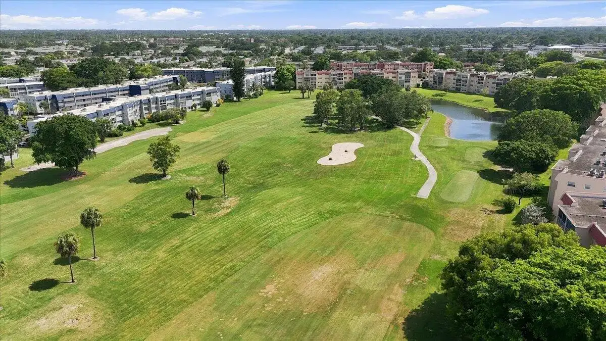 1050 COUNTRY CLUB Drive # 306, Margate FL 33063 photo 3