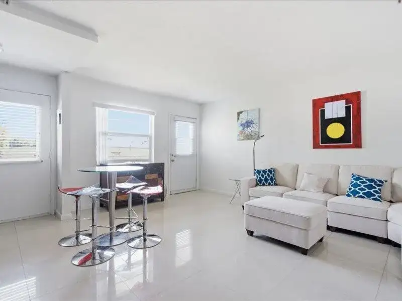 525 Meridian Avenue # 305, Miami Beach FL 33139 photo 2