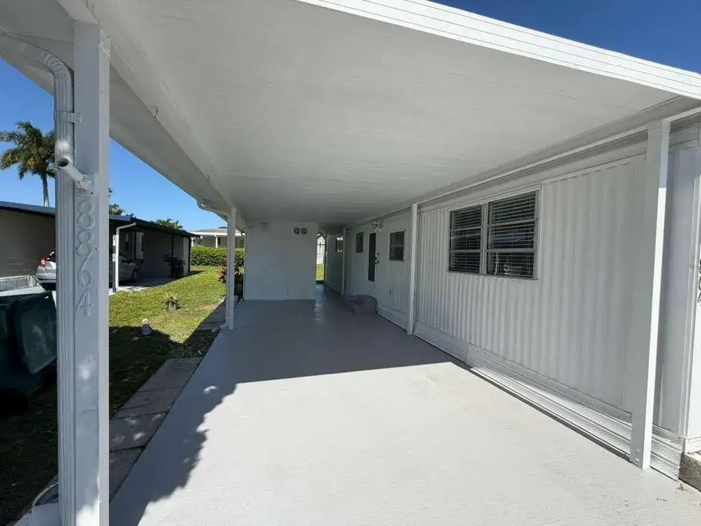 8864 Kings Drive, Boynton Beach FL 33436 photo 3