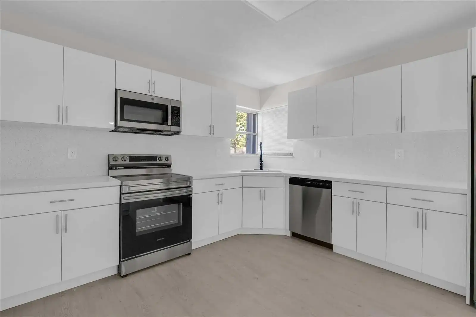 200 NW 33RD Terrace, Lauderhill FL 33311 photo 2