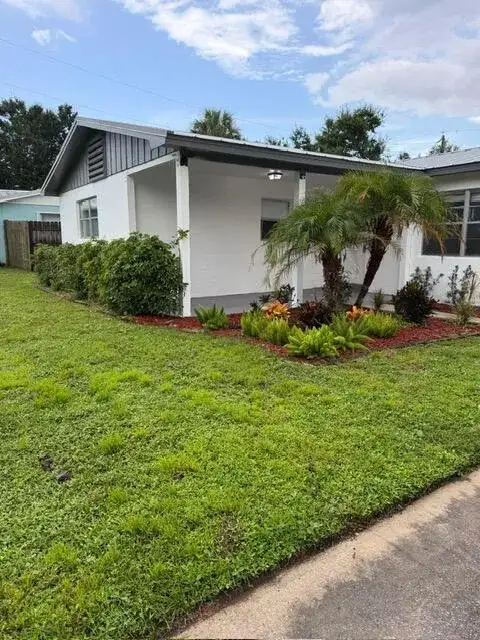 1315 Parkland Boulevard, Fort Pierce FL 34982 photo 3