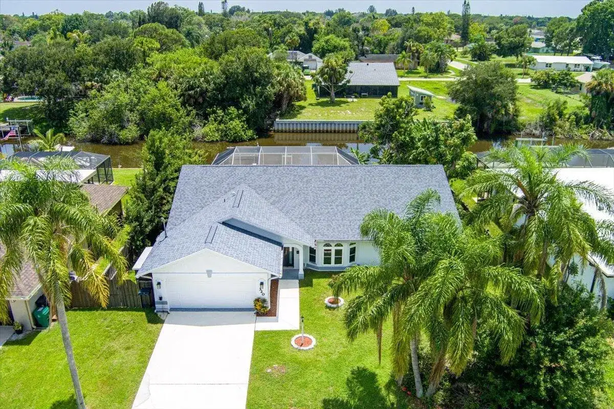 320 NE Surfside Avenue, Port St. Lucie FL 34983 photo 3