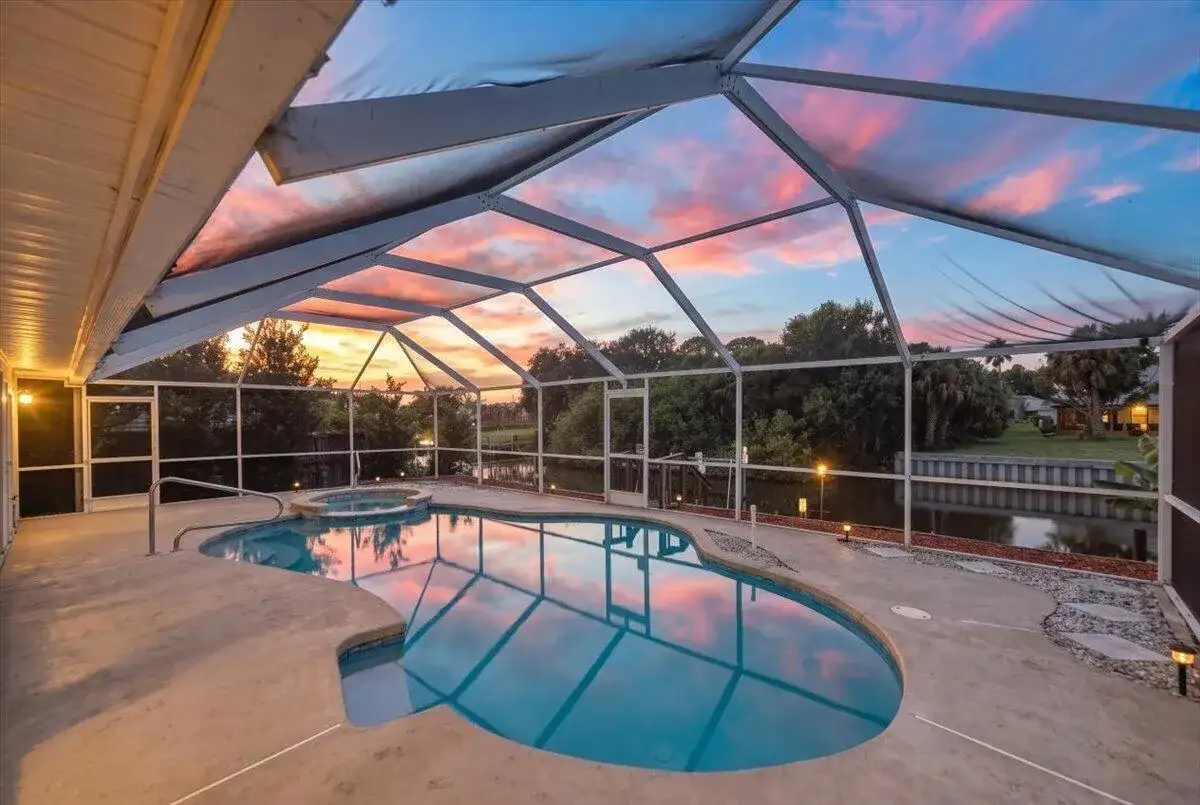 320 NE Surfside Avenue, Port St. Lucie FL 34983 photo 4