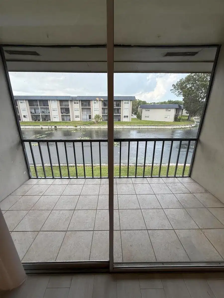 7925 S COLONY Circle S # 206, Tamarac FL 33321 photo 3