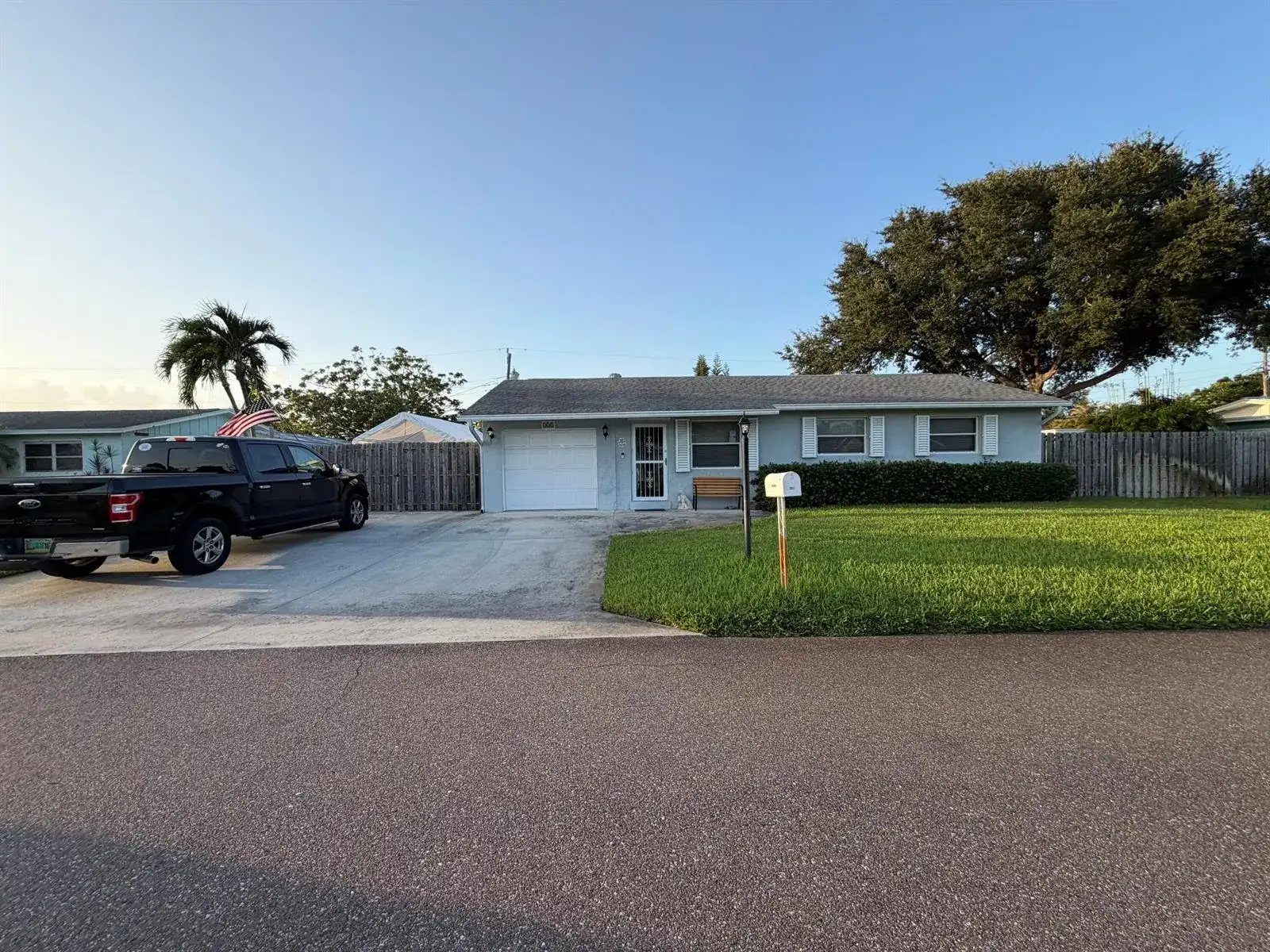 225 RIVER TERRACE Drive, Jupiter FL 33469 photo 2