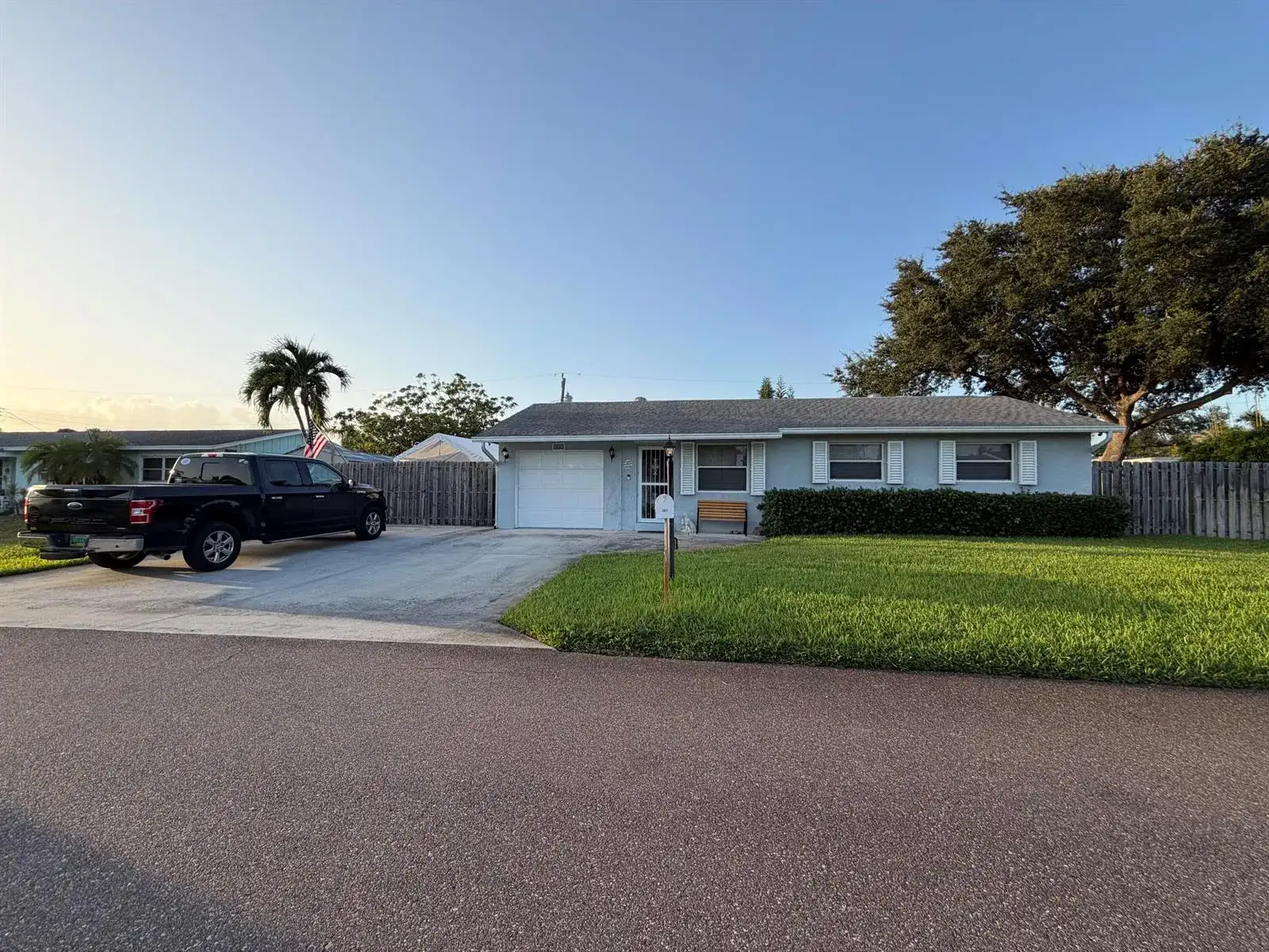 225 RIVER TERRACE Drive, Jupiter FL 33469 photo 3