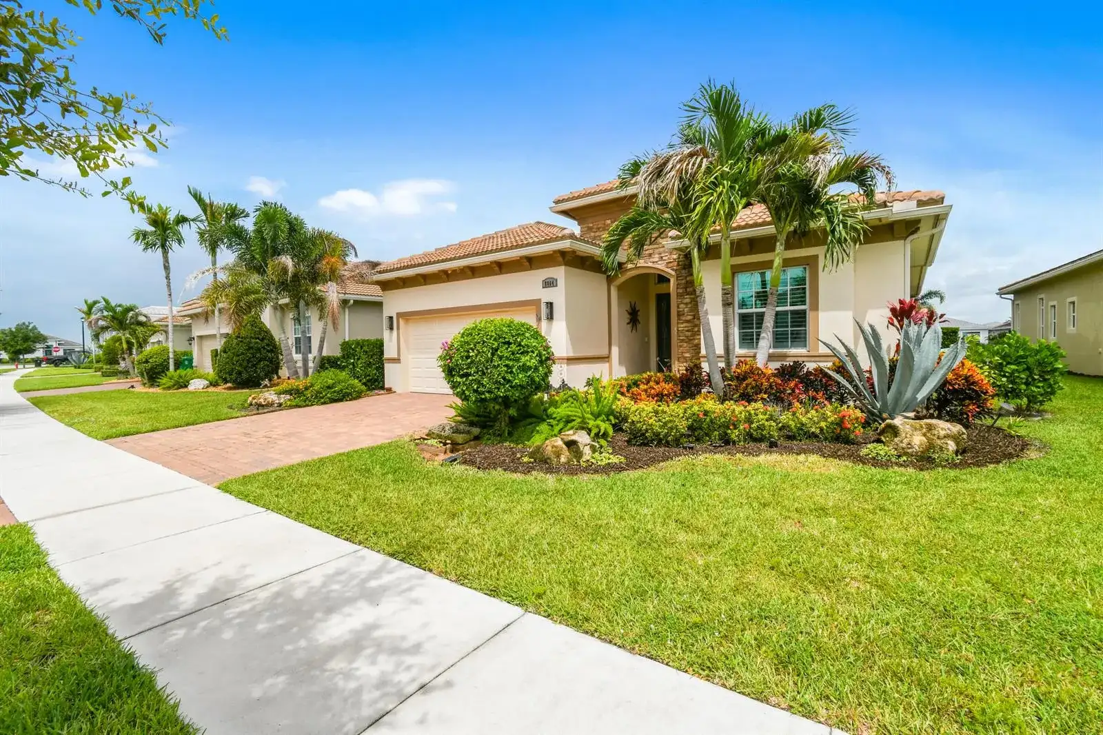 8864 SW Montova Way, Port St. Lucie FL 34987 photo 3