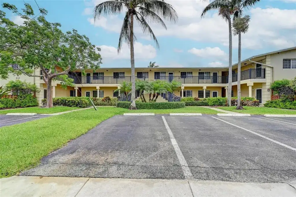 410 SW 15TH Street # 207, Pompano Beach FL 33060 photo 2