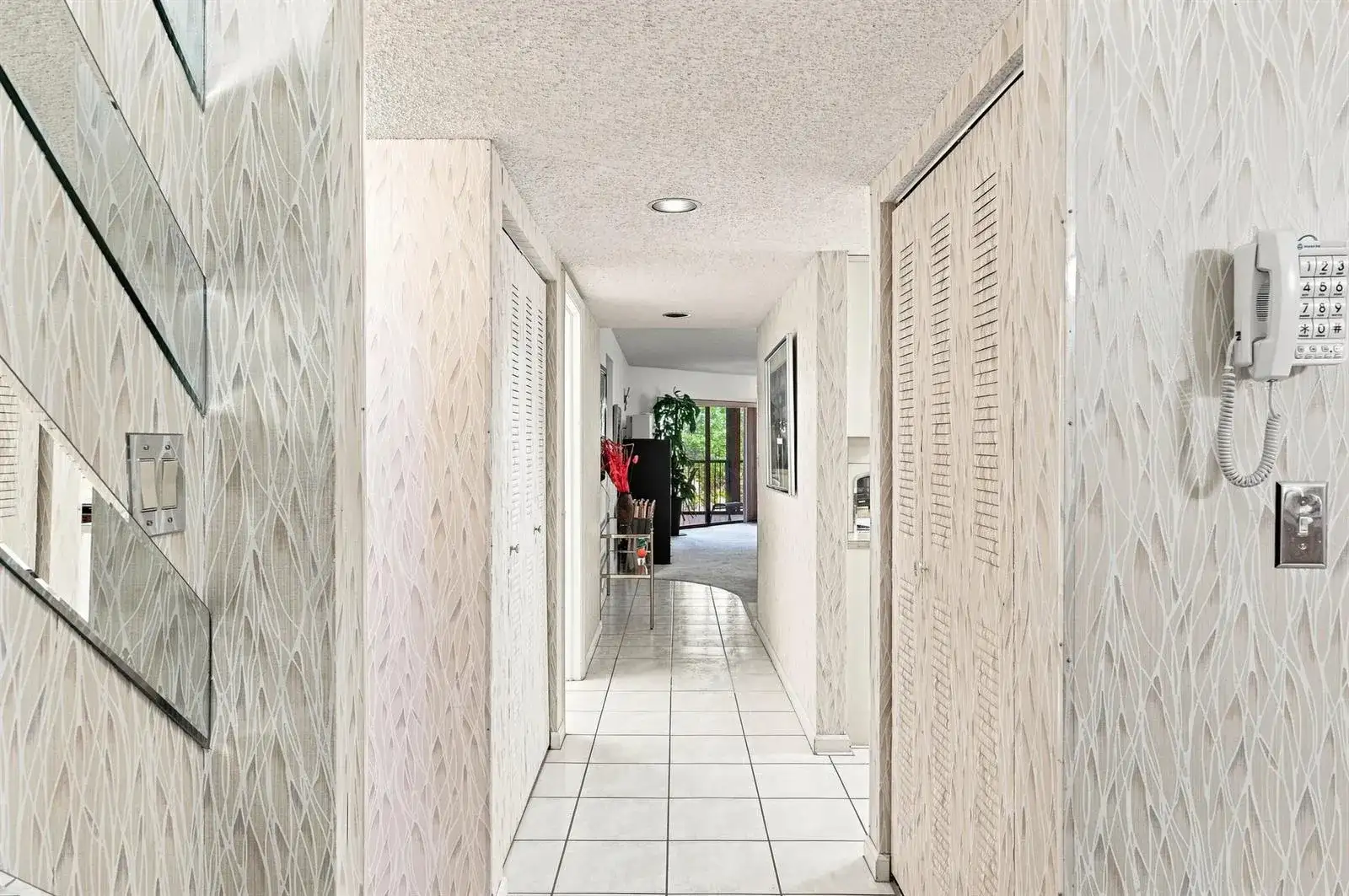 7254 FAIRFAX Drive # 304, Tamarac FL 33321 photo 2