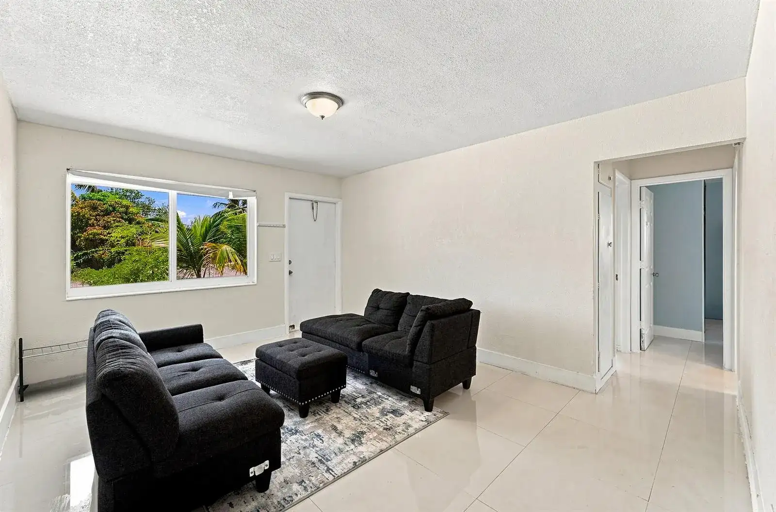 1010 Pinetree Drive, Lantana FL 33462 photo 3