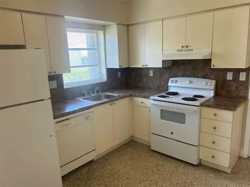 1337 NW 112TH Terrace, Miami FL 33167 photo 4