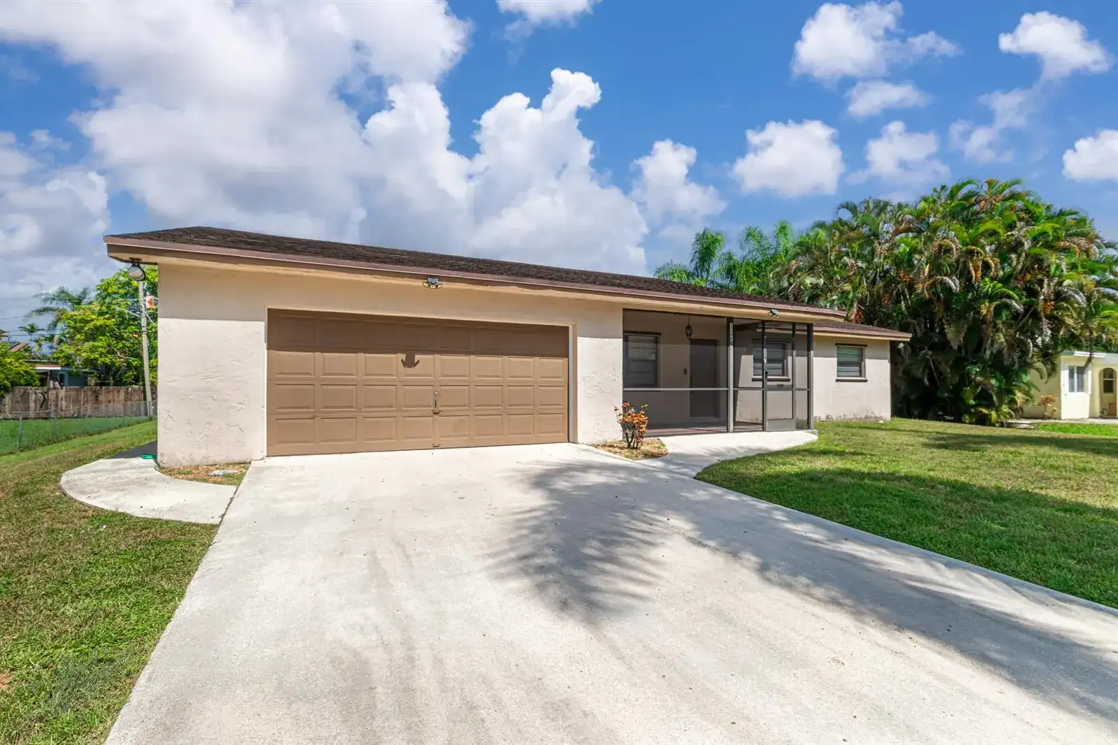 4340 SW 74th Avenue, Davie FL 33314 photo 2