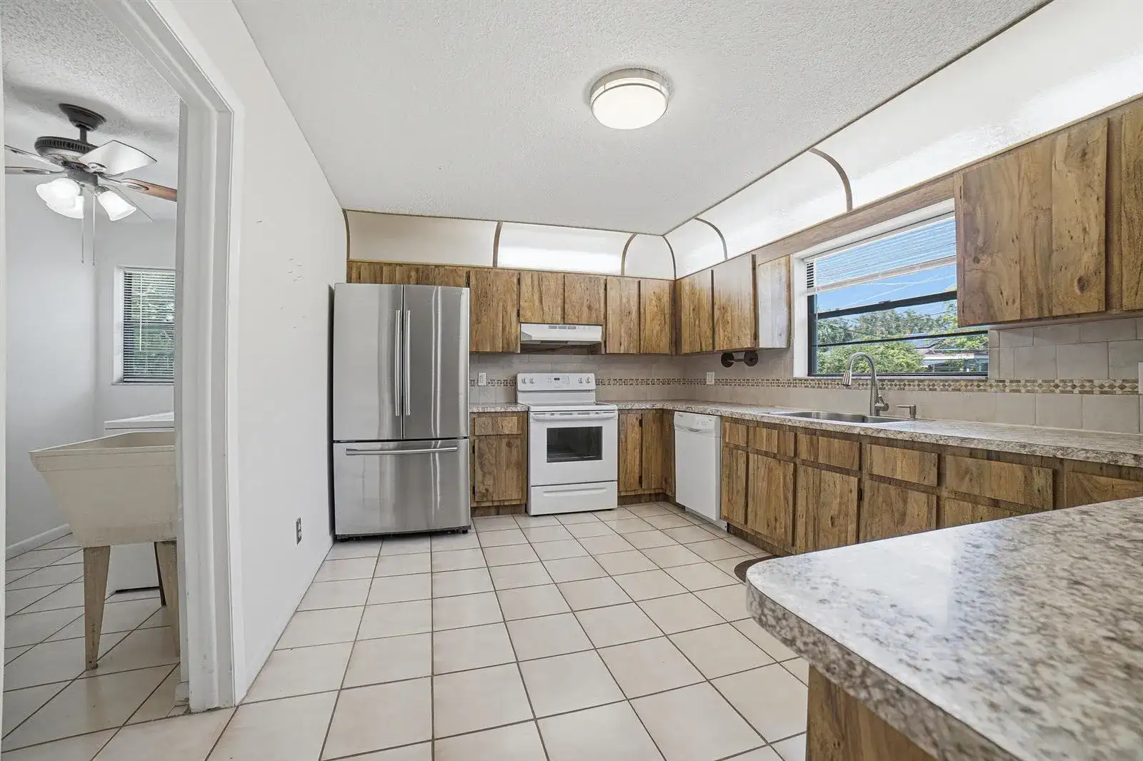 4340 SW 74th Avenue, Davie FL 33314 photo 5