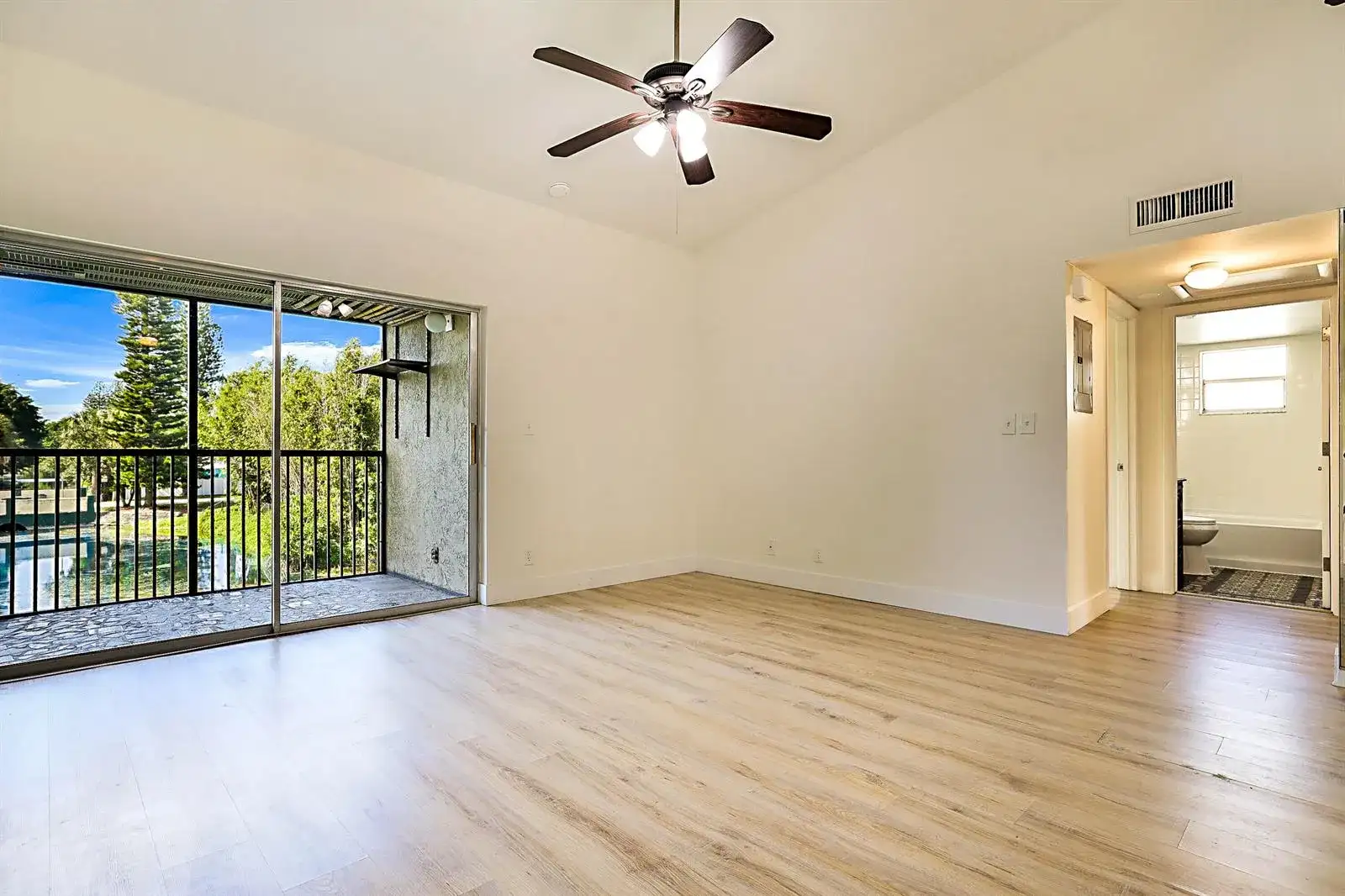 719 GARDENS Drive # 206, Pompano Beach FL 33069 photo 5